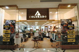 品牌服飾陳列 零售圖庫中的視覺營銷藝術(shù)